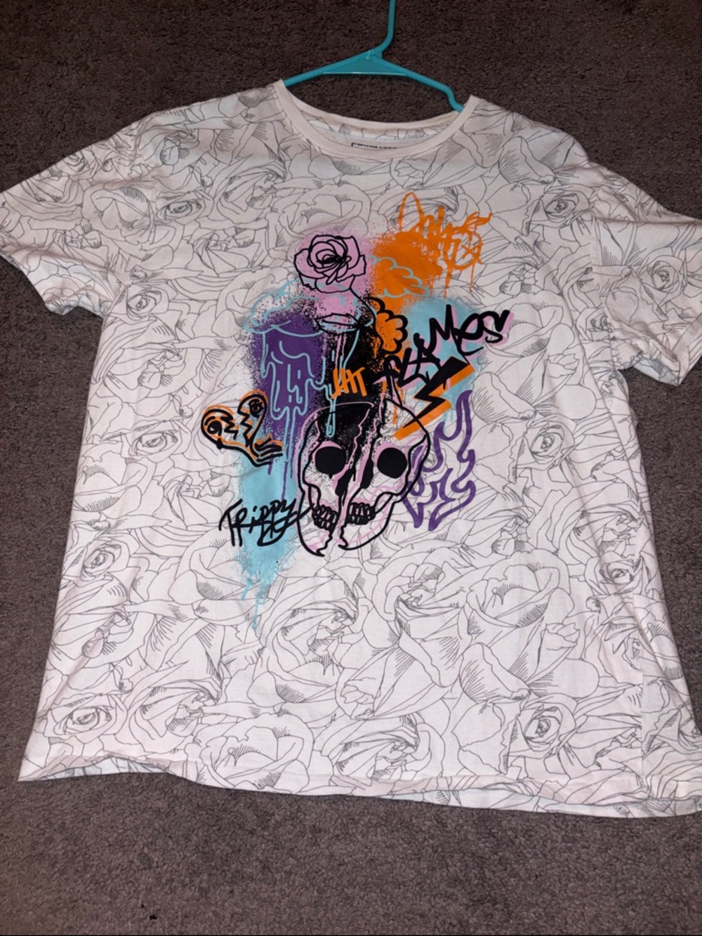Rue21 White Short Sleeve Tee with Multicolor Skull & Rose Graphic